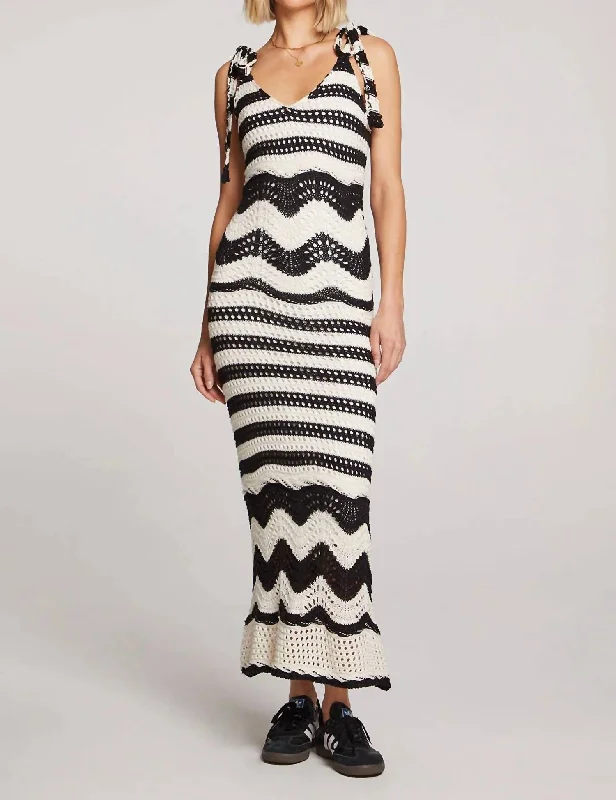 Eclectic Style Wardrobe Eloise Midi Dress In Black