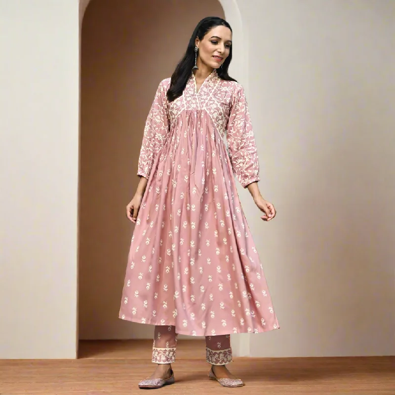 High End Fashion Blush Pink Floral Jaal V Neck Kurta Pant Co-ord Set