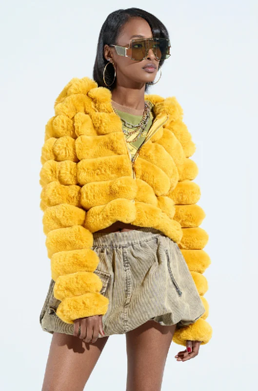 Style Versatile Women's Collection POPCORN FAUX FUR IN YELLOW