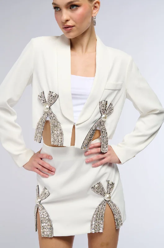 Budget-Friendly Fashion KATY EMBELLISHED CROPPED BLAZER IN WHITE