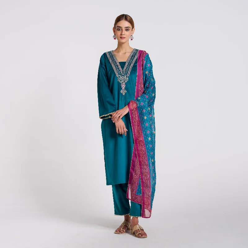 Sophisticated Style Teal Embroidered Zareen Velvet Set with Dupatta