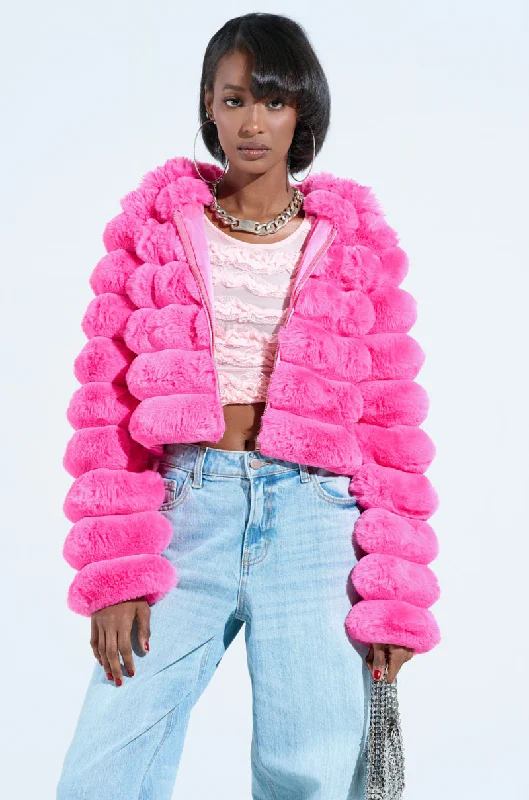 Break Fashion Norms POPCORN FAUX FUR IN PINK